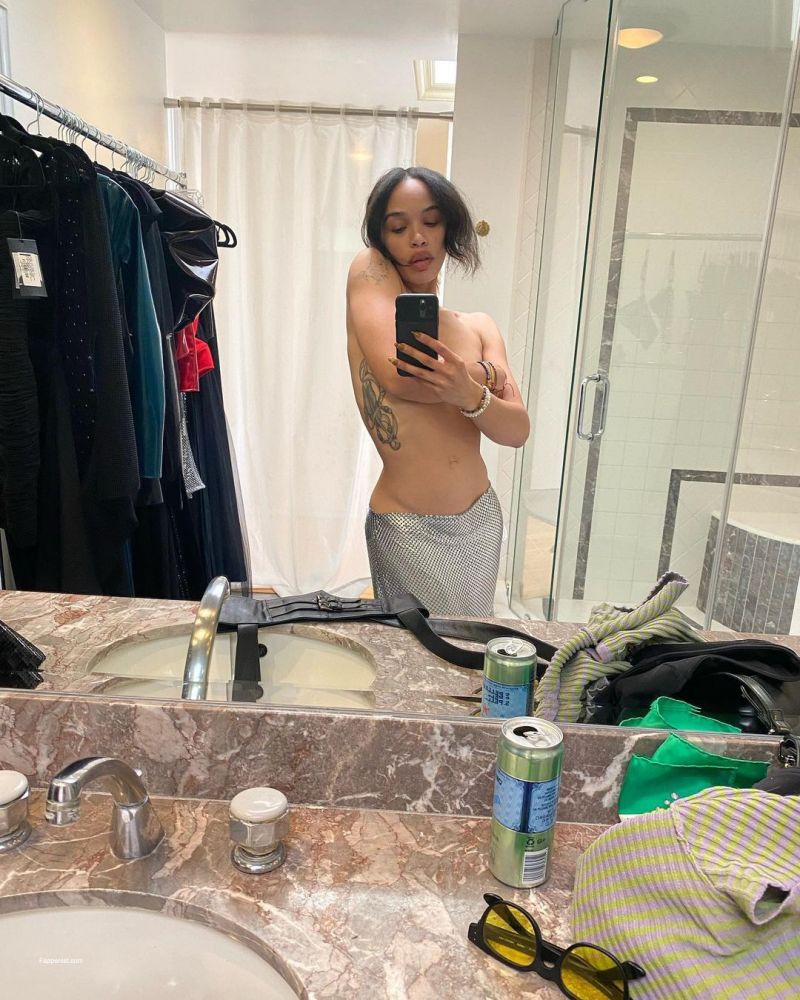 Cleopatra Coleman Nude Onlyfans Leaks