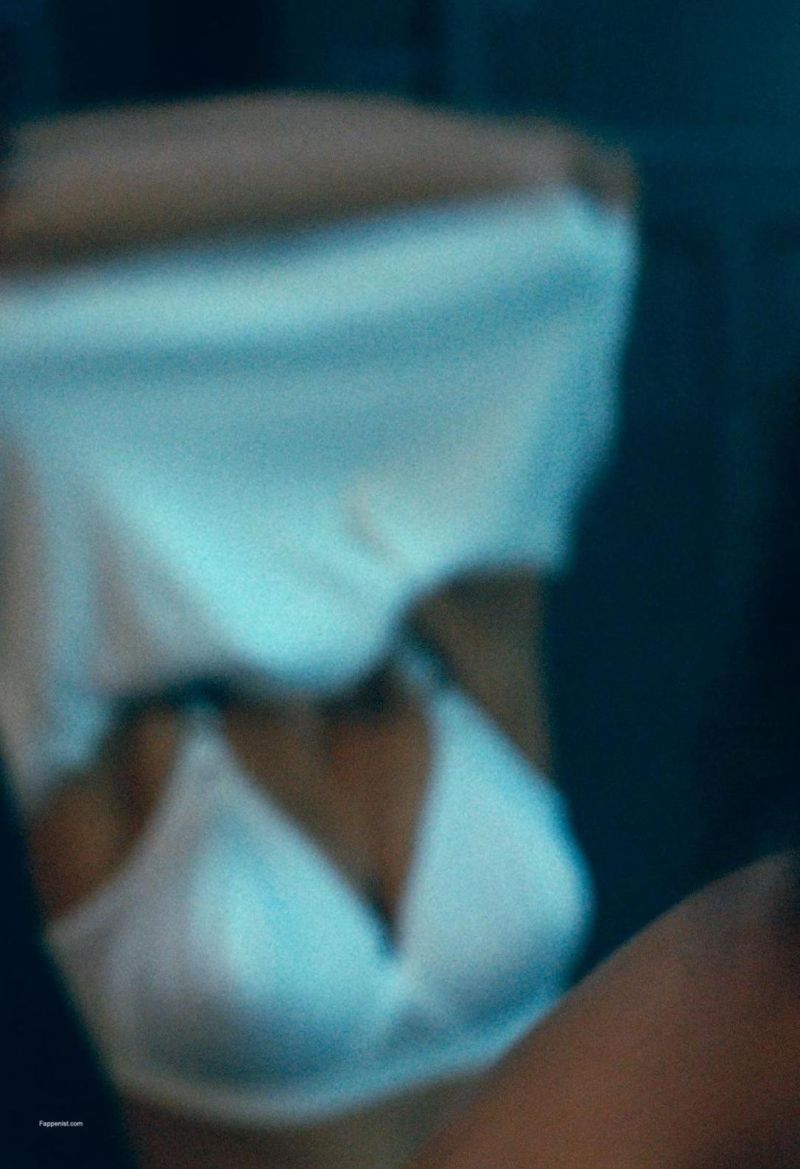 Ritu Arya Nude and Sexy Photo Collection - Fappenist