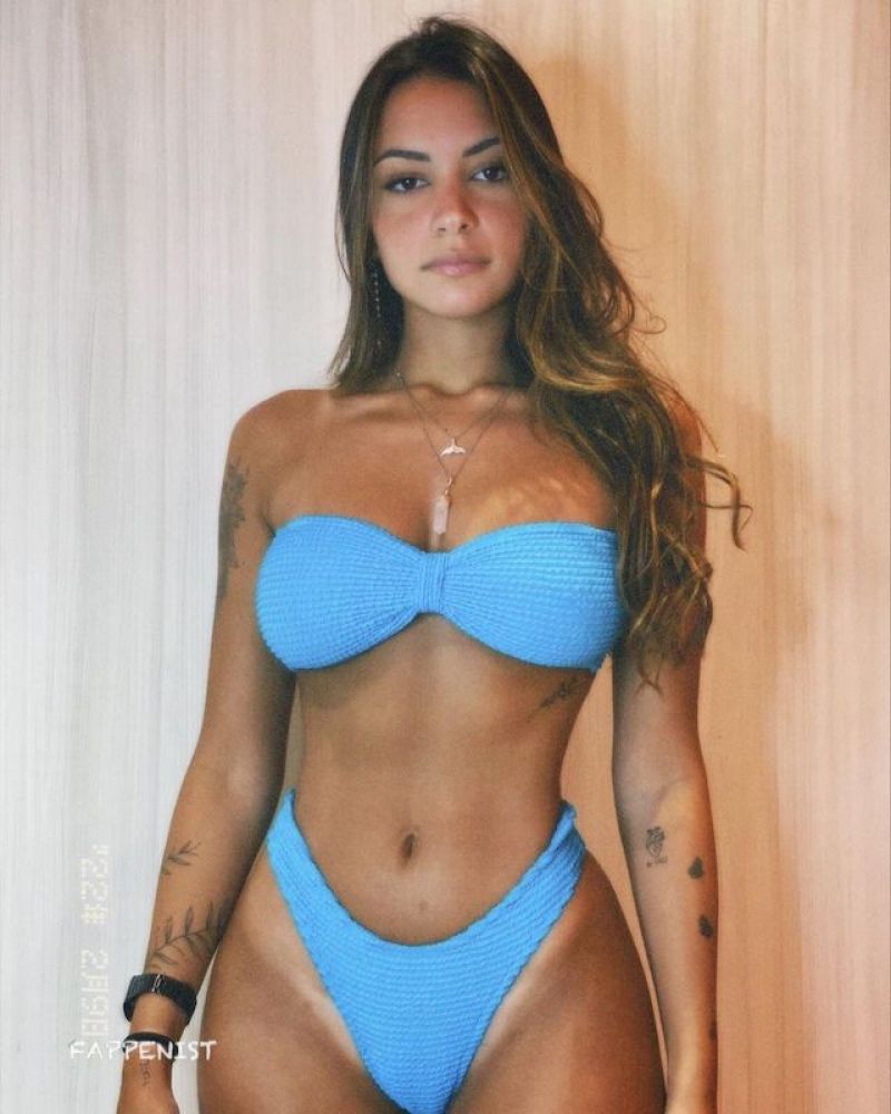 Gabi moura butt