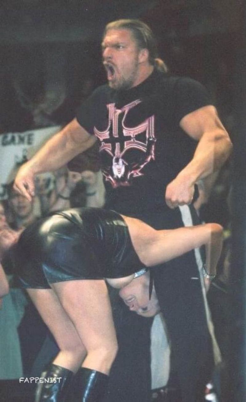 Stephanie McMahon Nude and Sexy Photo Collection - Fappenist