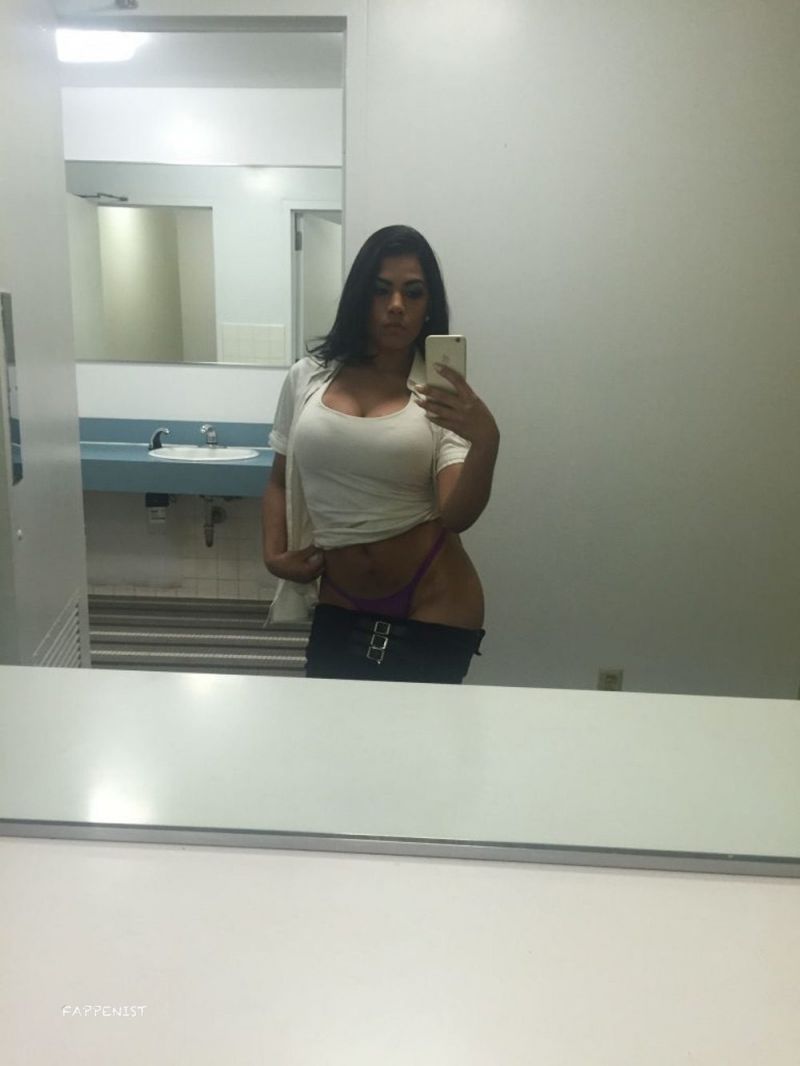 Elizabeth Ruiz Nude and Sexy Photo Collection - Fappenist