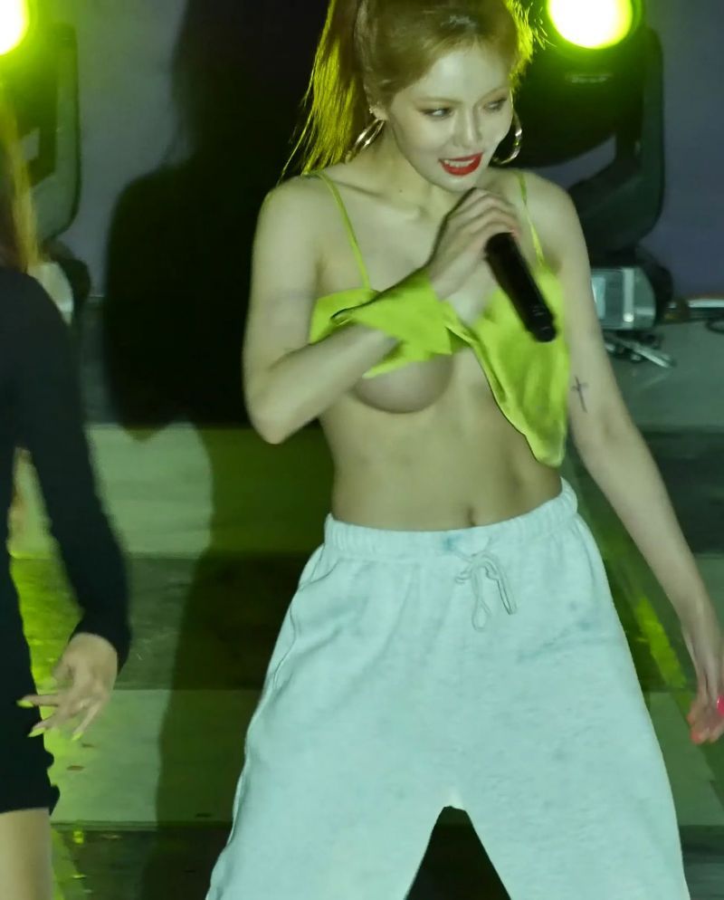 Hyuna nipple slip