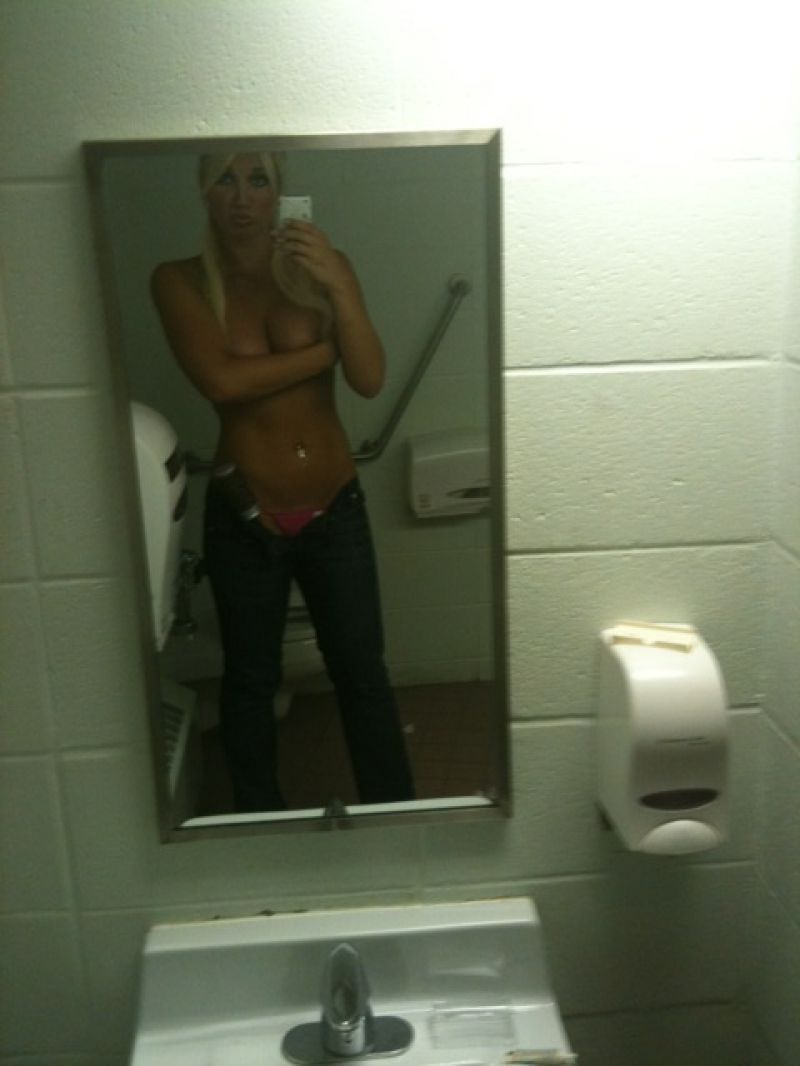 Brooke Hogan Nude Photo and Video Collection.