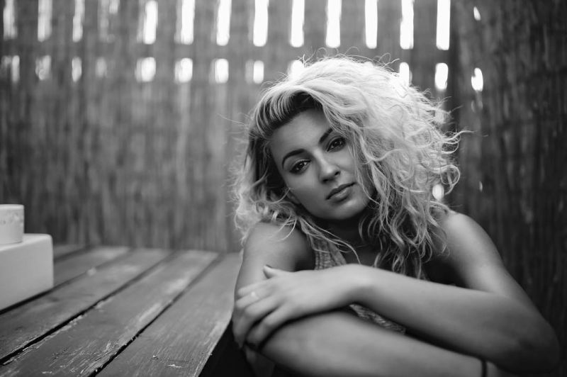 Tori Kelly,nude,naked,topless,boobs,tits,cleavage,ass,legs,bikini,collectio...