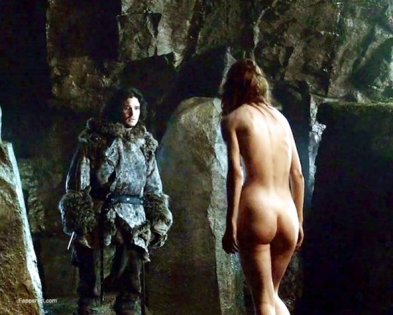 Rose Leslie Nude Photo Collection. 