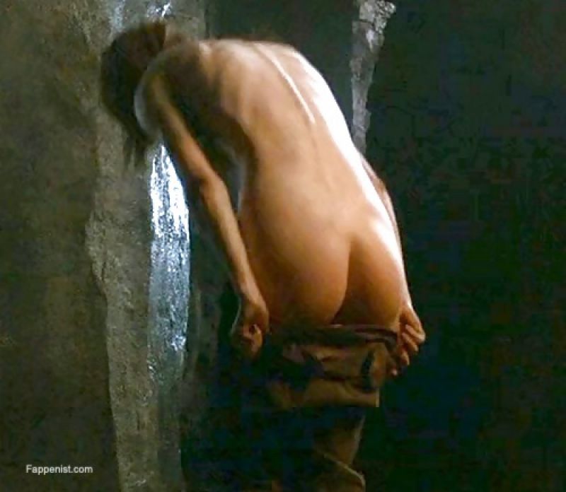 Rose Leslie Nude Photo Collection. 