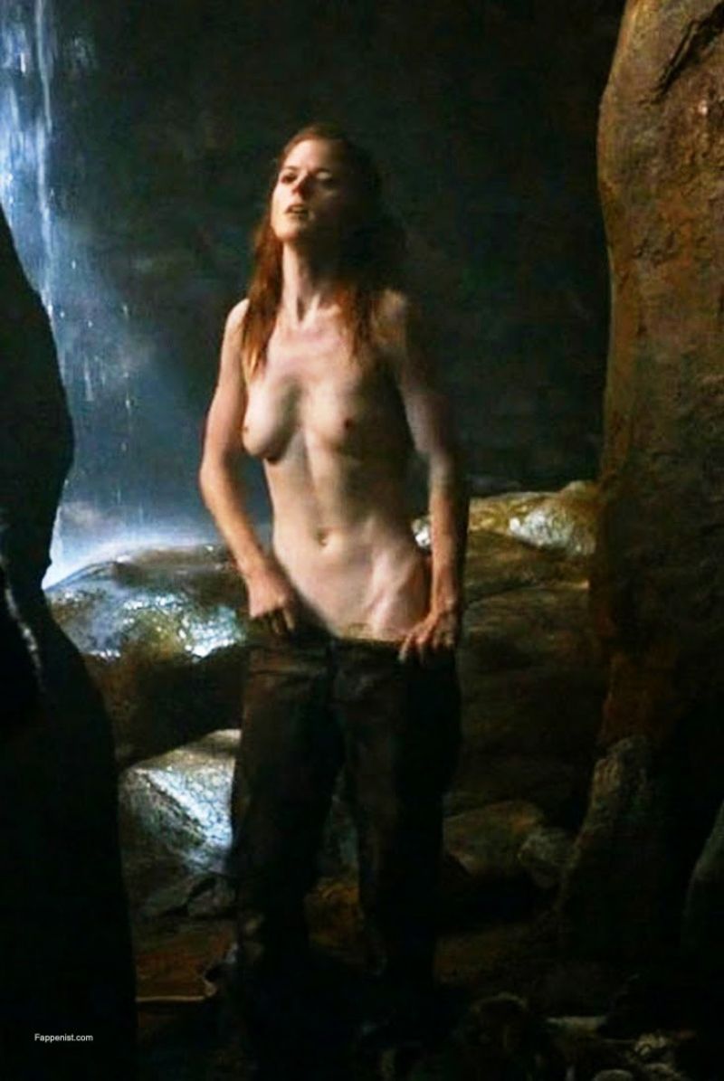 Rose Leslie Nude Photo Collection. 