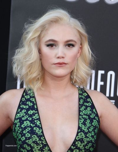 Maika monroe fappening