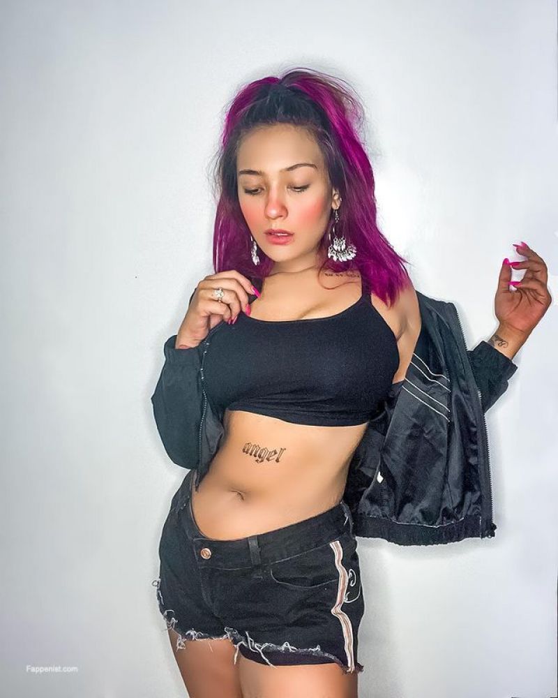 Aashika bhatia backless