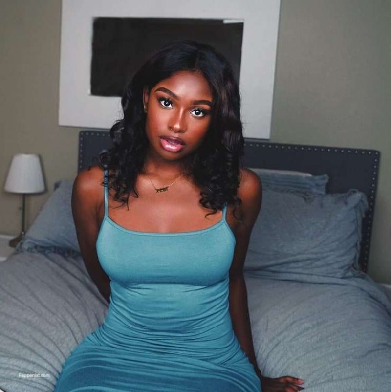 Coco Jones Porn Fakes - Coco Jones Sexy Tits and Ass Photo Collection - Fappenist