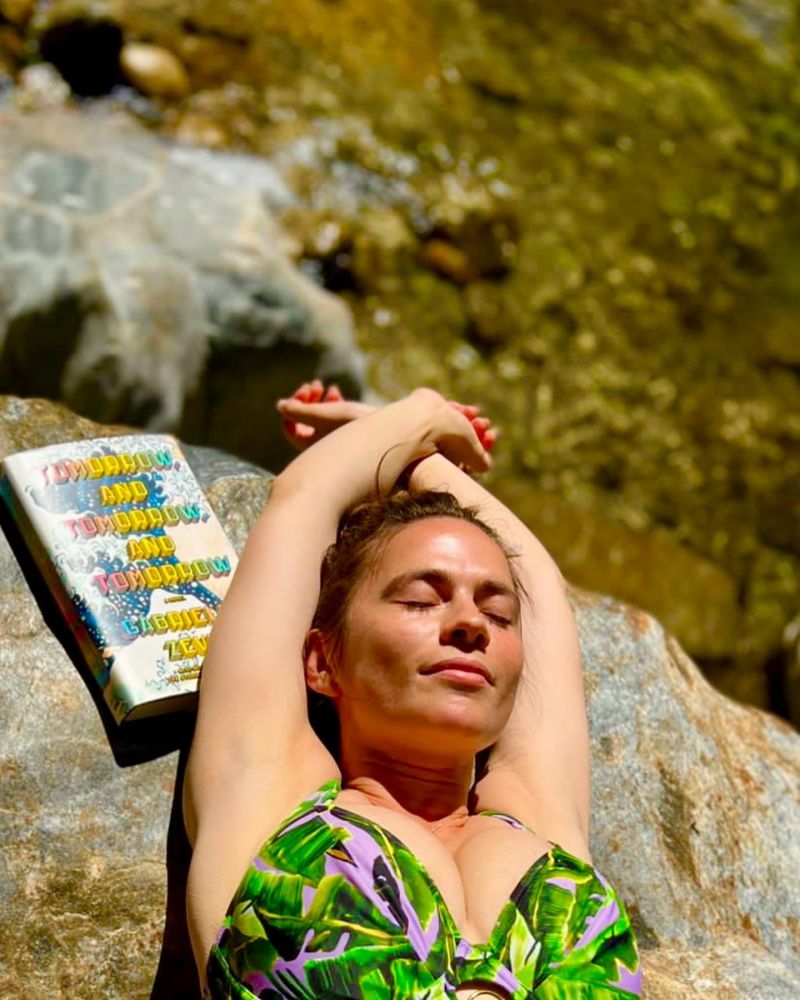 Hayley atwell's boobs