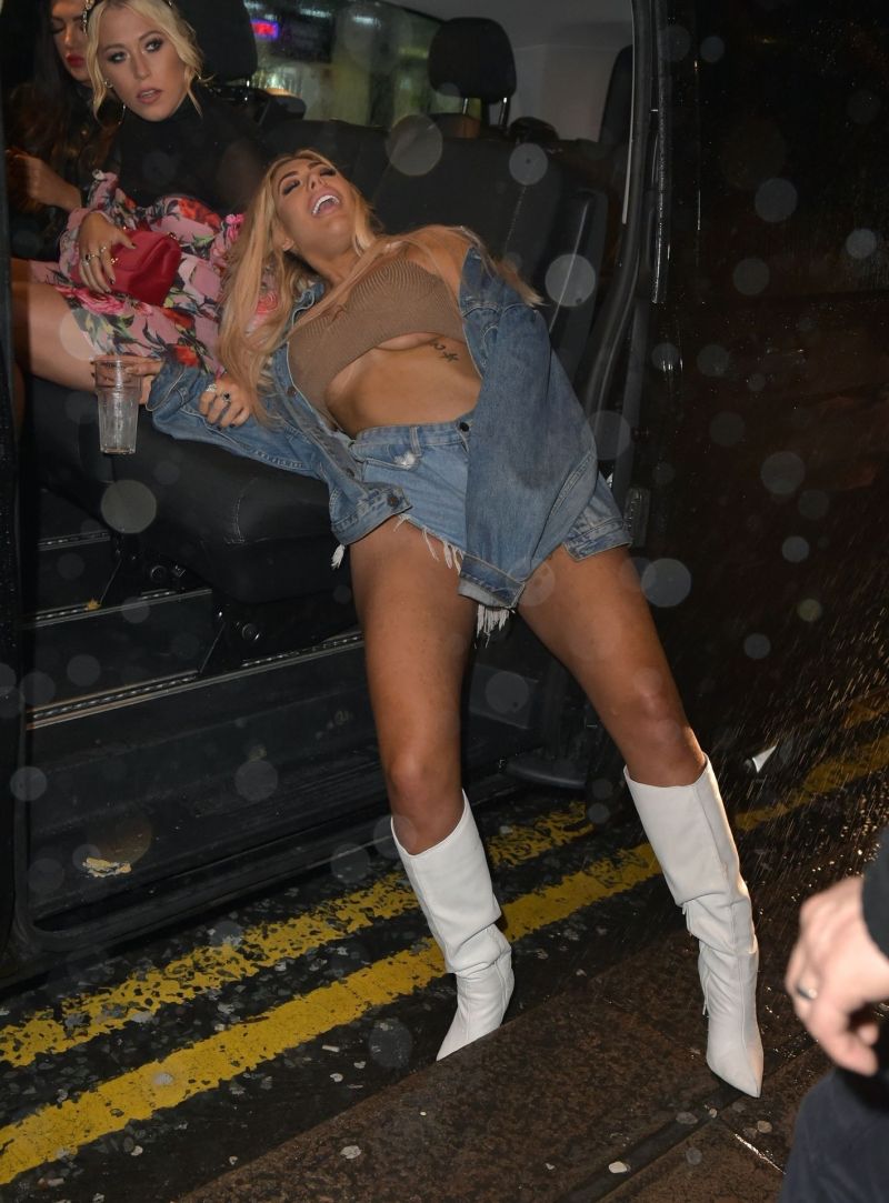 Chloe Ferry Drunk Underboob - Fappenist
