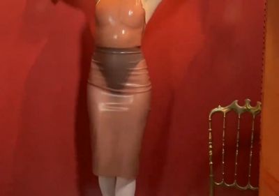 Anne Hathaway Nipples Behind The Scenes Video