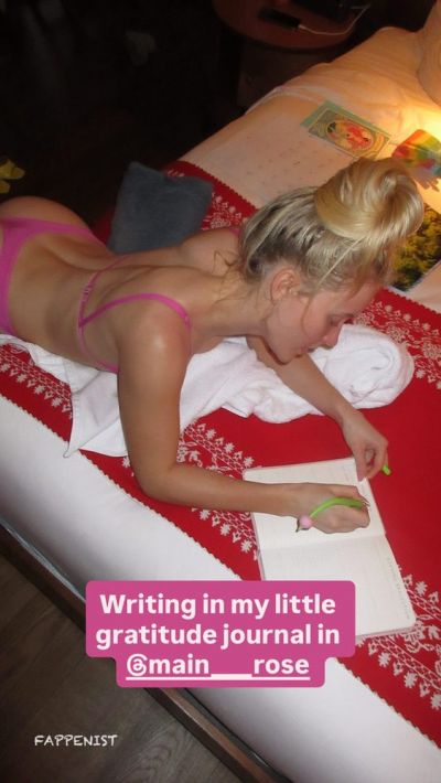 Zara Larsson Sexy Ass in Bed