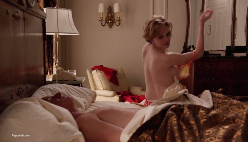 Danielle Panabaker Nude Photo Collection. 
