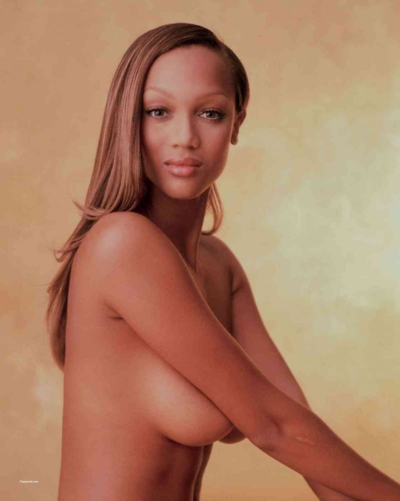 Tyra Banks Nude Photo Collection