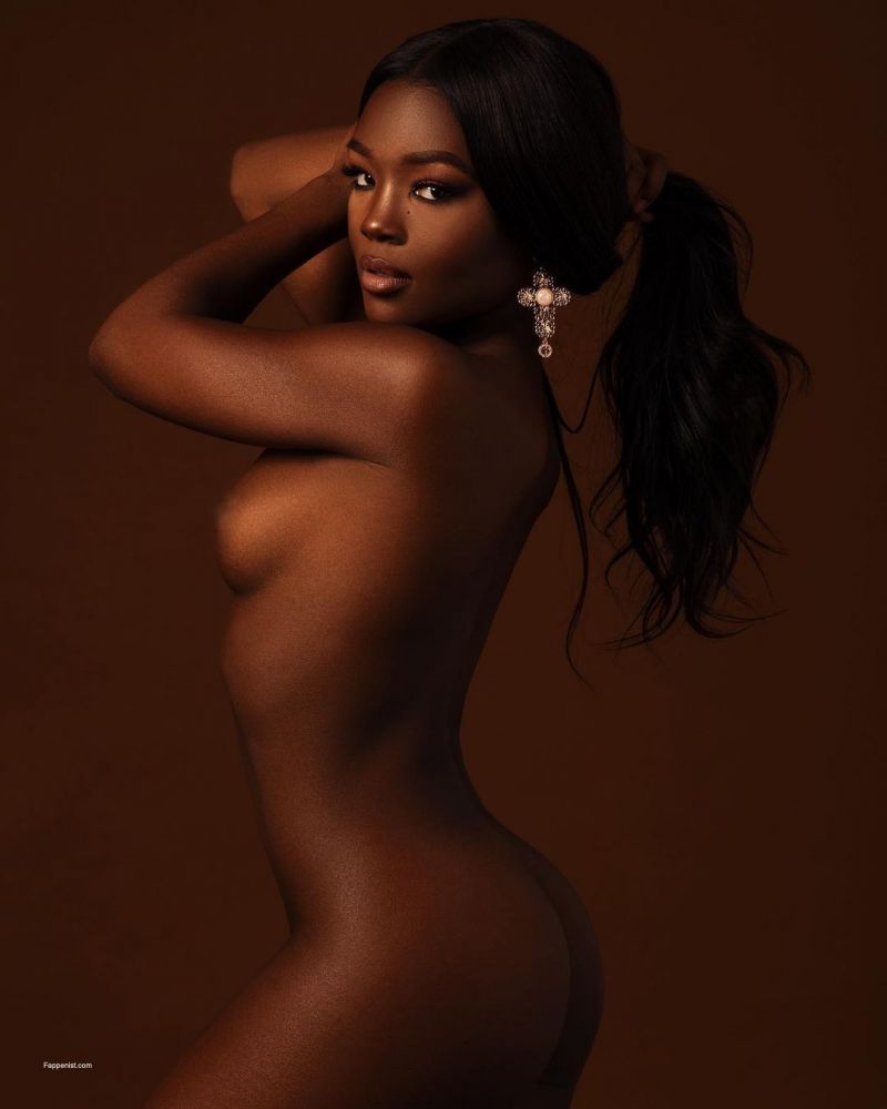 Melinda Melrose Nude and Sexy Photo Collection - Fappenist