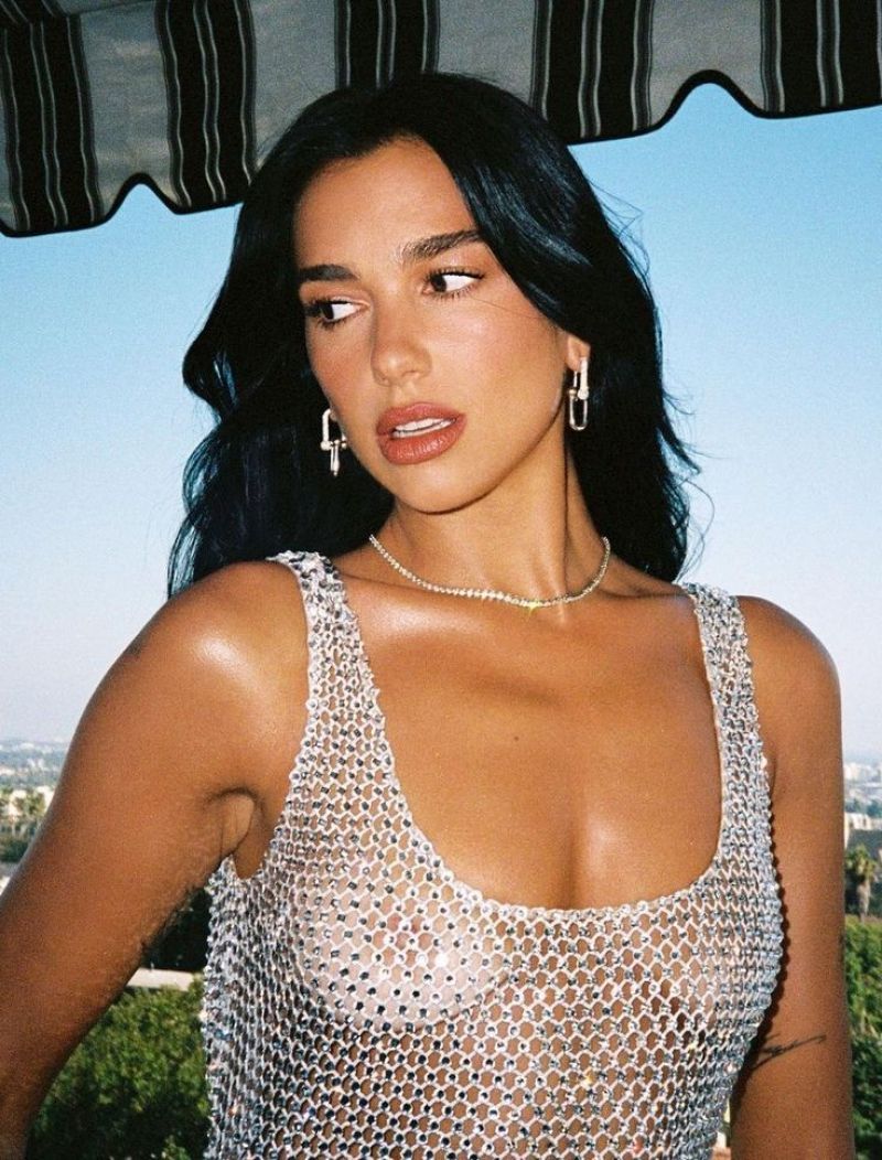 Dua Lipa Big Tits Nipples - Fappenist