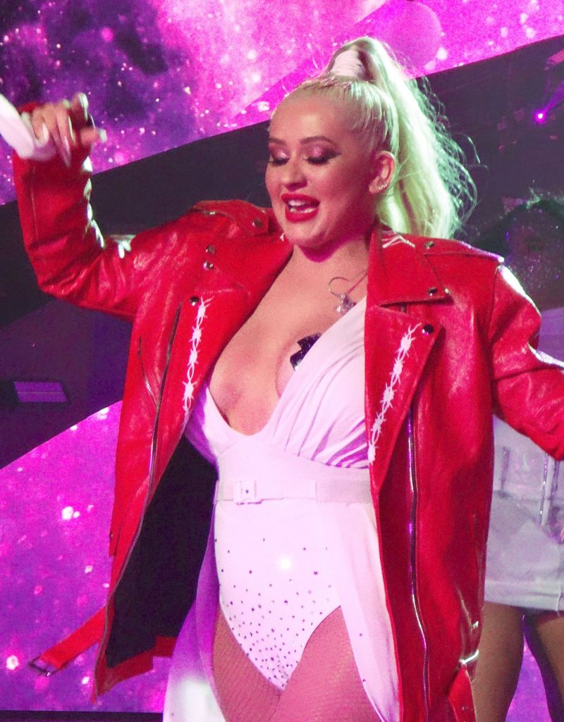 Christina Aguilera Nip Slip Wardrobe Malfunction - Fappenist