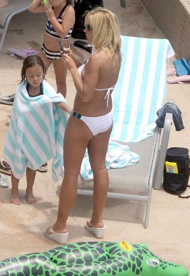Kate Gosselin Sexy Photo Collection. 