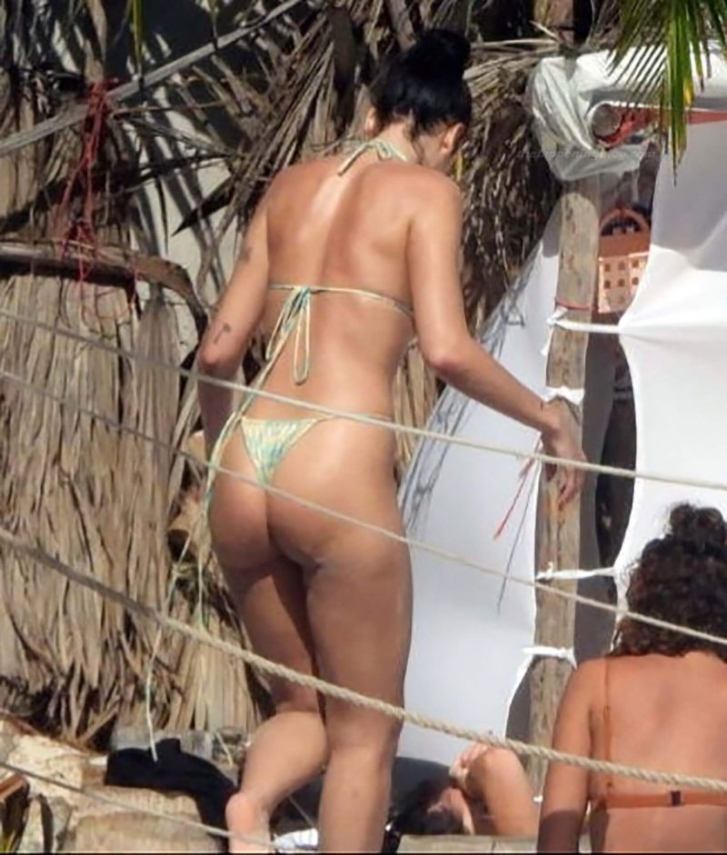 Dua Lipa Sexy Ass. 