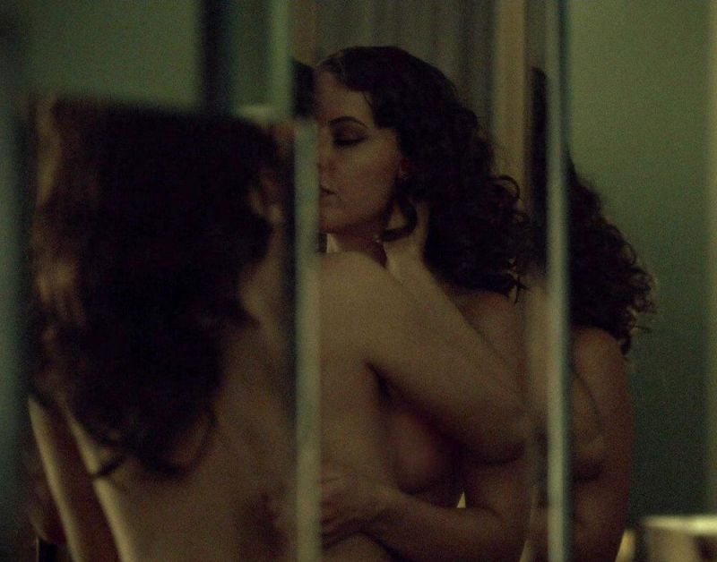 Katharine isabelle topless