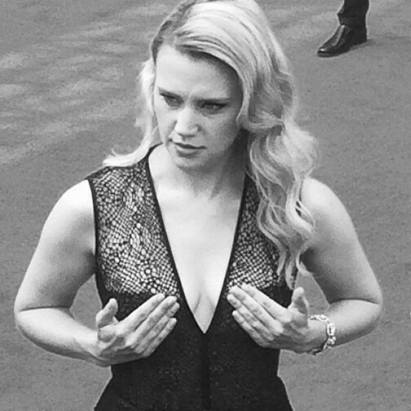 Kate Mckinnon Nude Pics