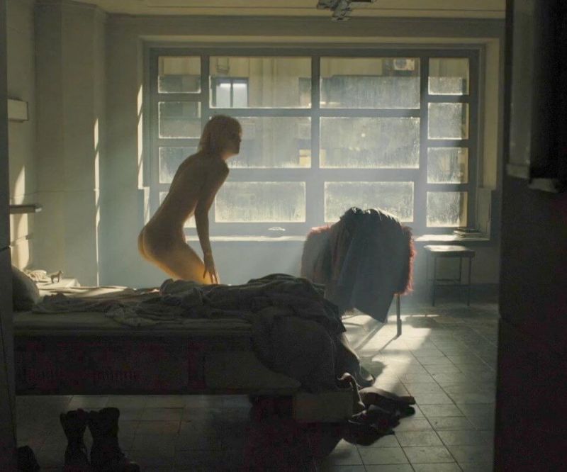 Mackenzie Davis nude scene debut enhanced from the movie "Blade Runner...