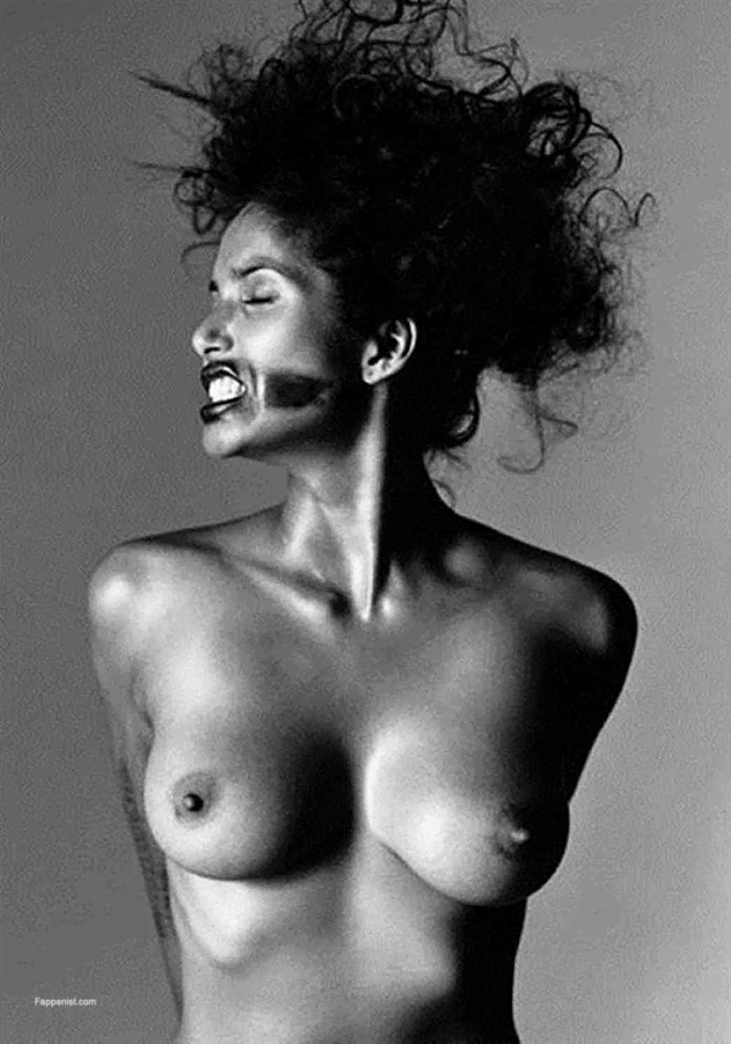 Padma Lakshmi Nude Pics