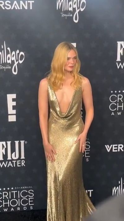 Elle Fanning Tits