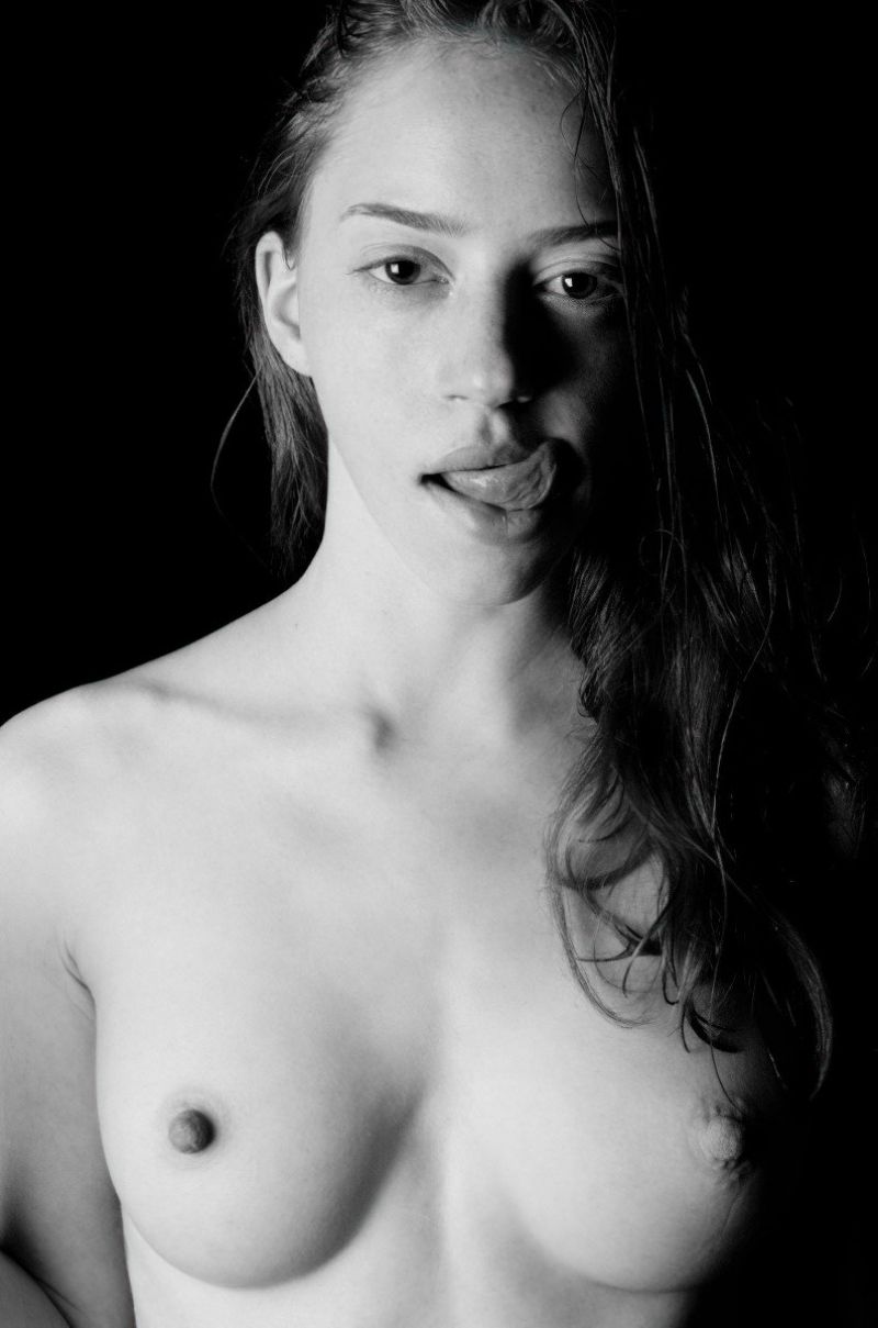 Lily Newmark Nude Photo Collection. 