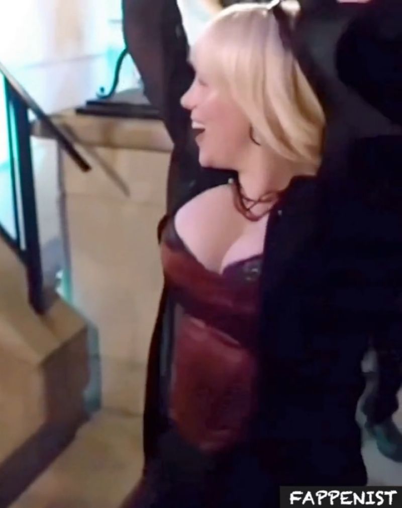 Eilish boob slip billie 'Lost Cause':