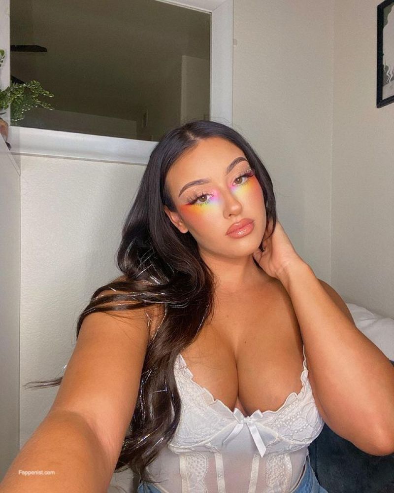 Brynne Marie Sexy Tits and Ass Photo Collection - Fappenist