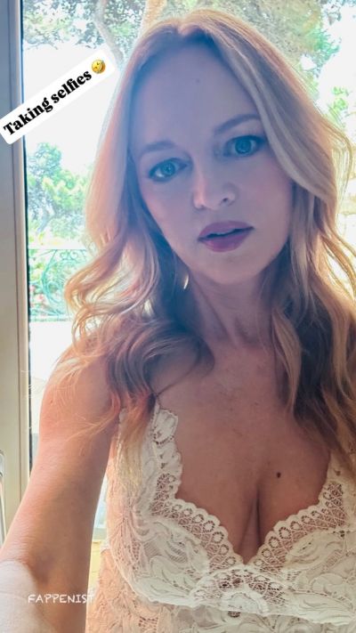 Heather Graham Tits Selfie