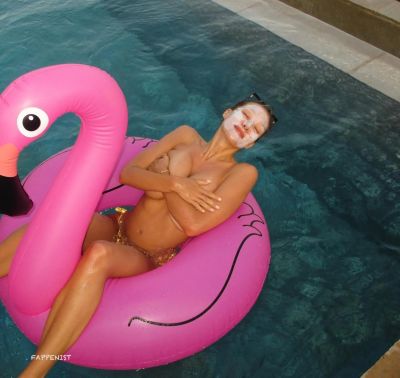 Penny Lane Nude Big Tits Tanning