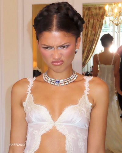 Zendaya Tits in Paris