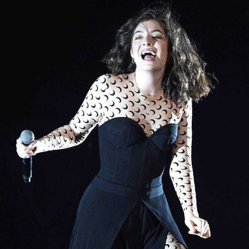 Lorde Sexy Tits and Ass Photo Collection. 