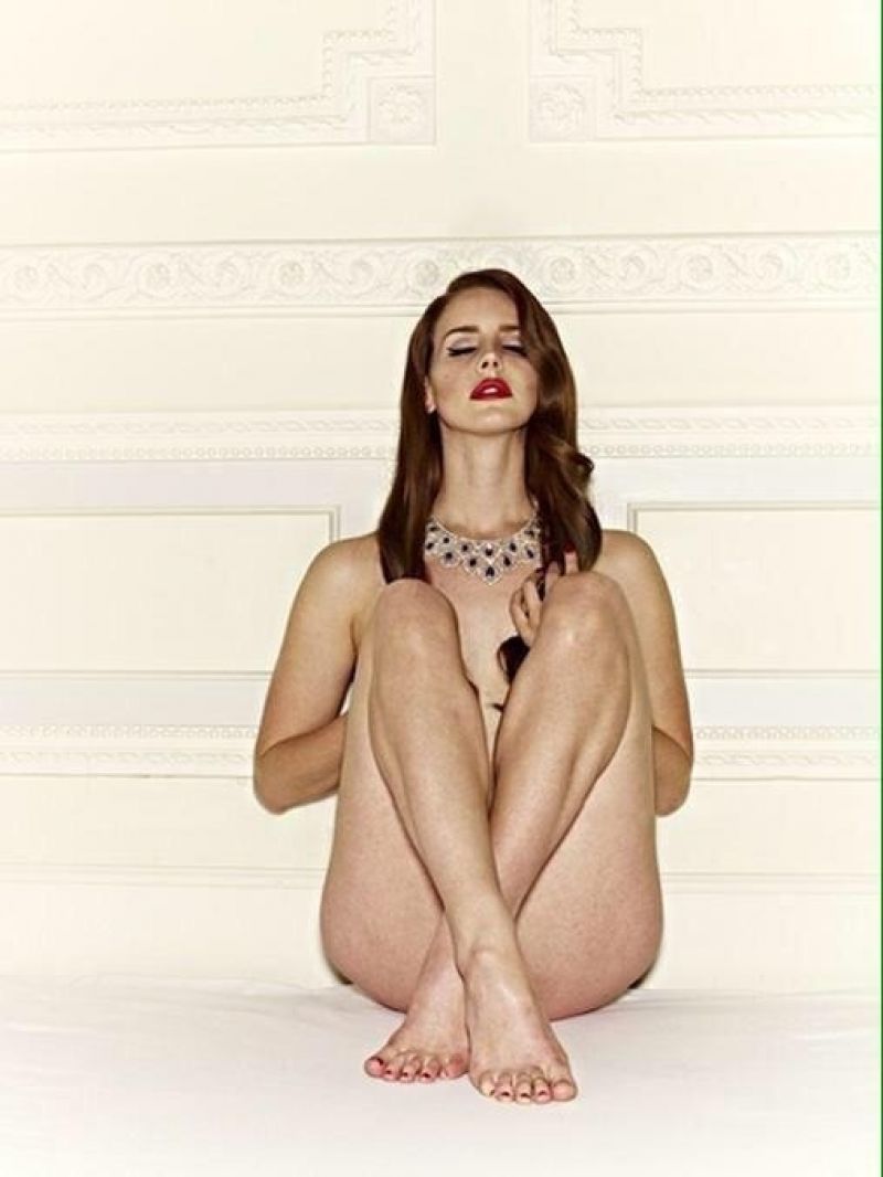Lana Del Rey Nude Photo Collection. 