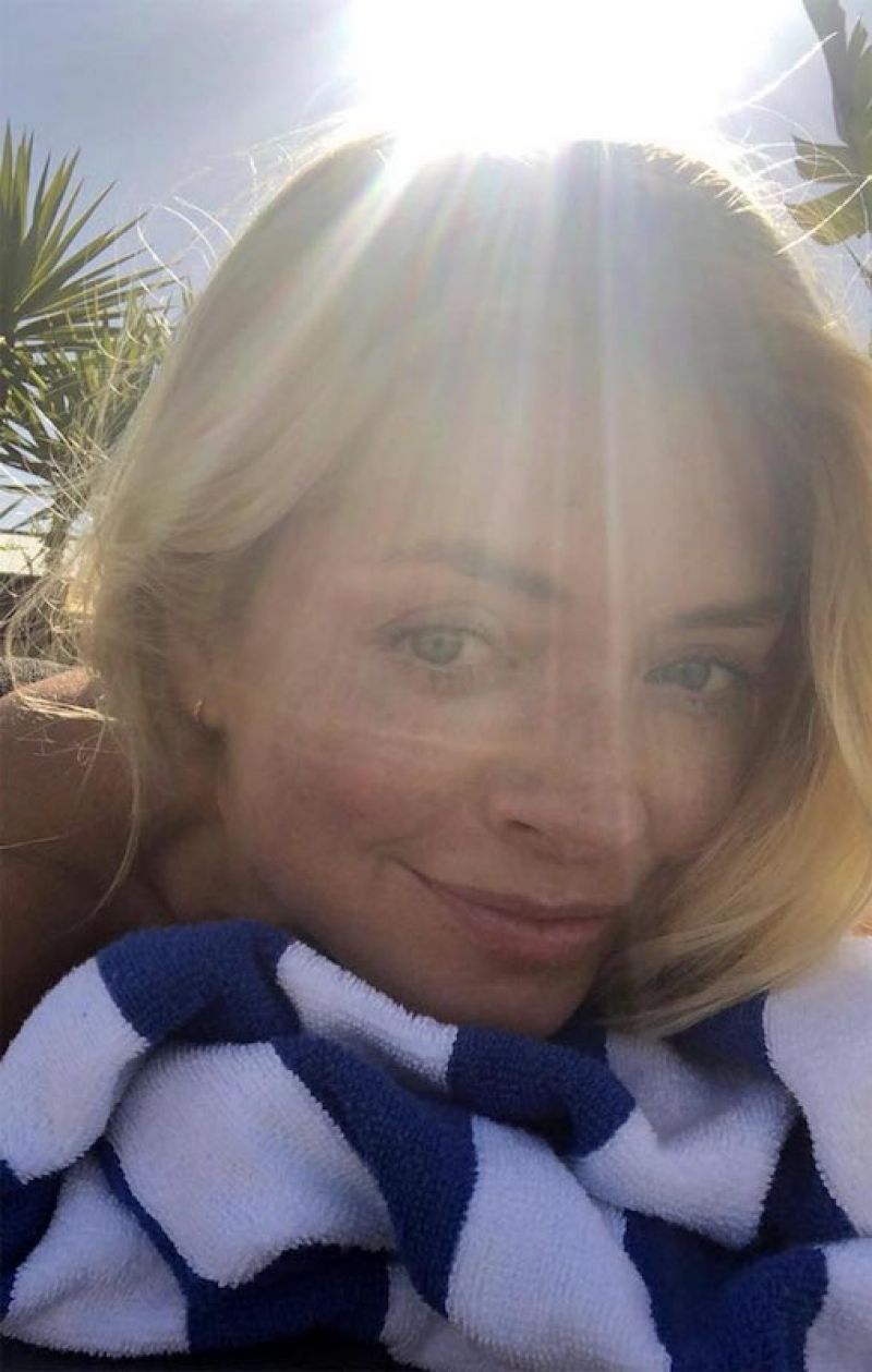 Holly willoughby leaked photos