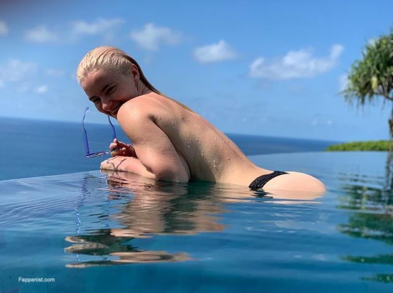 Grace Chatto Boobs