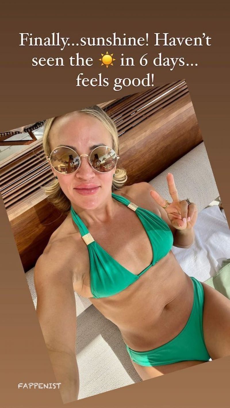 Carrie Underwood Big Tits Bikini - Fappenist