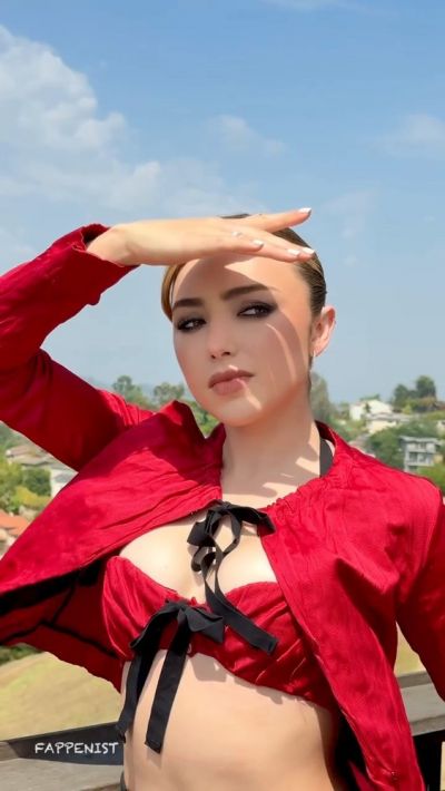 Peyton Roi List Tits