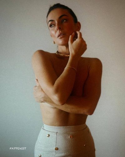 Serinda Swan Topless