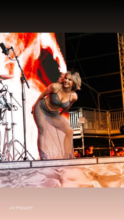 Joanna Jojo Levesque Sexy Tits and Ass Concert