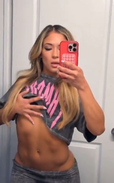 Valerie Loureda Grabbing Her Tits Video