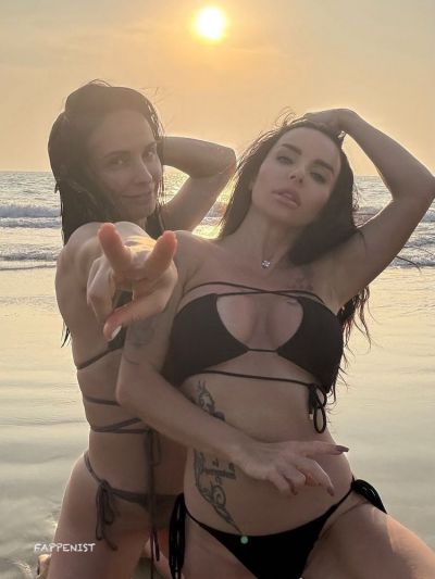 Julia Volkova and Lena Katina Tits