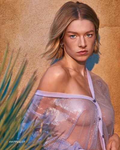 Hunter Schafer Nude Big Tits