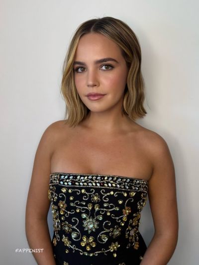 Bailee Madison Tits