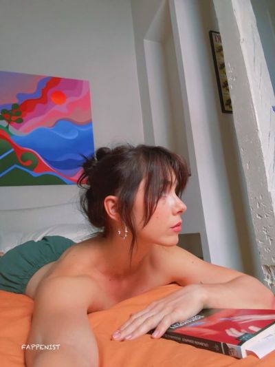 Clara Galle Topless