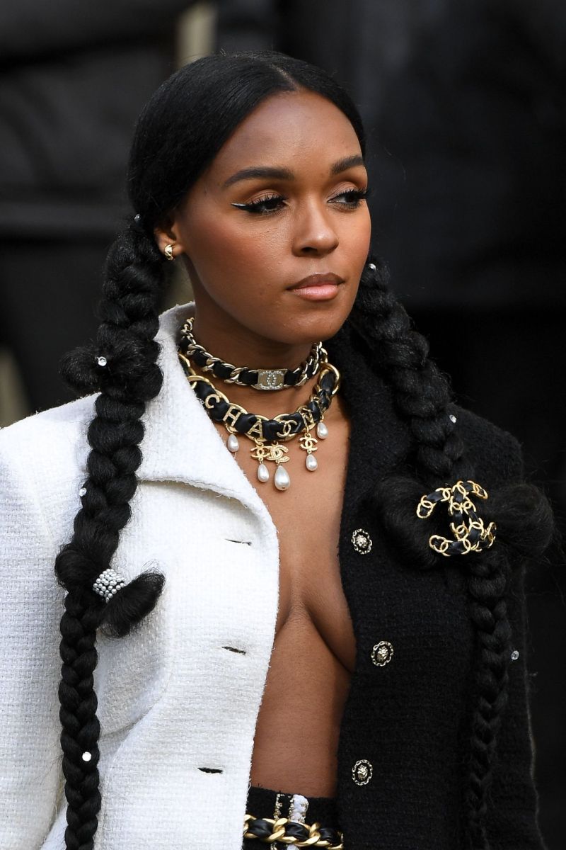 Janelle Monae,braless,boobs,tits,cleavage.